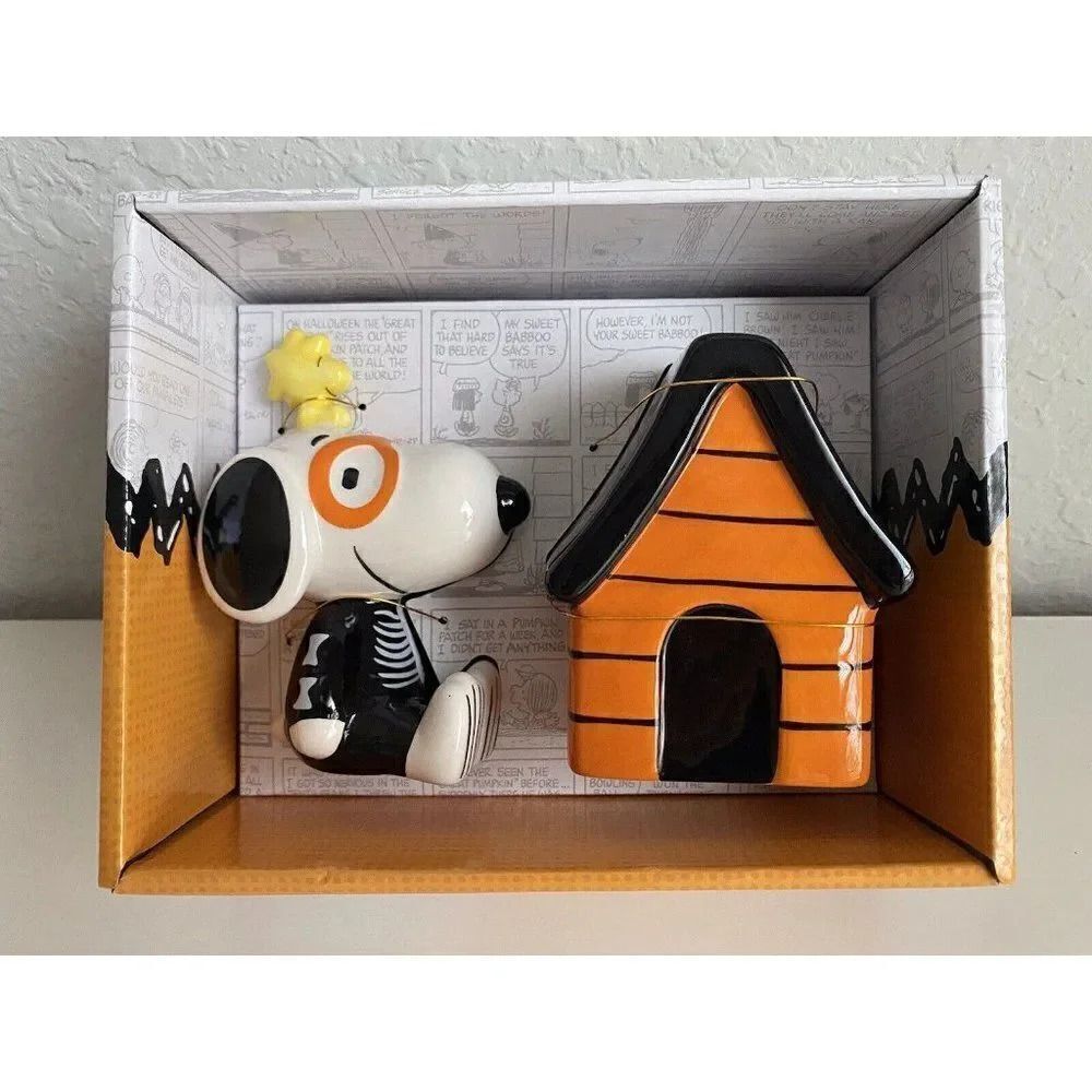 Peanuts Halloween Snoopy Woodstock‎ Ceramic Salt & Pepper Shakers Set Skeleton
